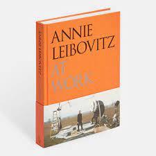ANNIE LEIBOVITZ AT WORK | 9780714878294 | LEIBOVITZ,ANNIE | Llibreria Geli - Llibreria Online de Girona - Comprar llibres en català i castellà