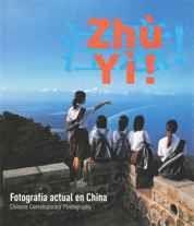 ZHU YI.FOTOGRAFIA ACUTAL EN CHINA | 9788493571429 | AA. VV. | Llibreria Geli - Llibreria Online de Girona - Comprar llibres en català i castellà