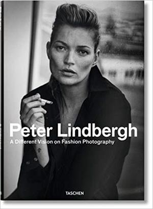PETER LINDBERGH.A DIFFERENT VISION ON FASHION PHOTOGRAPHY | 9783836552820 | LINDBERG,PETER | Llibreria Geli - Llibreria Online de Girona - Comprar llibres en català i castellà