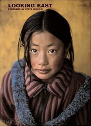 LOOKING EAST.PORTRAITS | 9780714876382 | MCCURRY,STEVE | Llibreria Geli - Llibreria Online de Girona - Comprar llibres en català i castellà