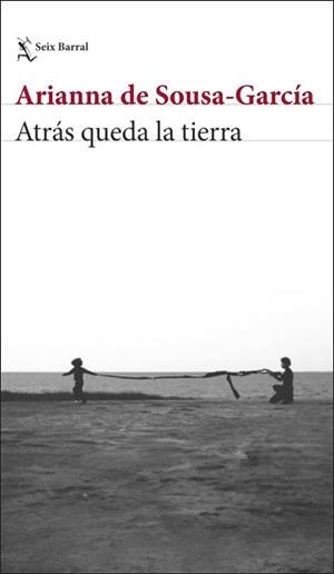 ATRÁS QUEDA LA TIERRA | 9788432244247 | SOUSA-GARCÍA, ARIANNA DE | Llibreria Geli - Llibreria Online de Girona - Comprar llibres en català i castellà