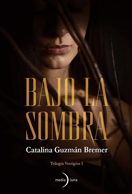 BAJO LA SOMBRA | 9788412964806 | GUZMÁN BREMER, CATALINA | Llibreria Geli - Llibreria Online de Girona - Comprar llibres en català i castellà