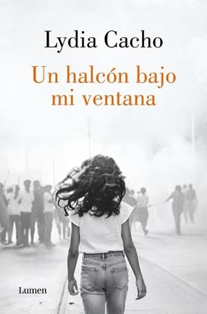 UN HALCÓN BAJO MI VENTANA | 9788426434210 | CACHO, LYDIA | Llibreria Geli - Llibreria Online de Girona - Comprar llibres en català i castellà